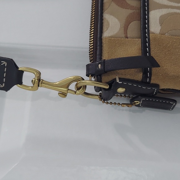 Mint Condition Coach Crossbody Bag - Picture 3 of 8